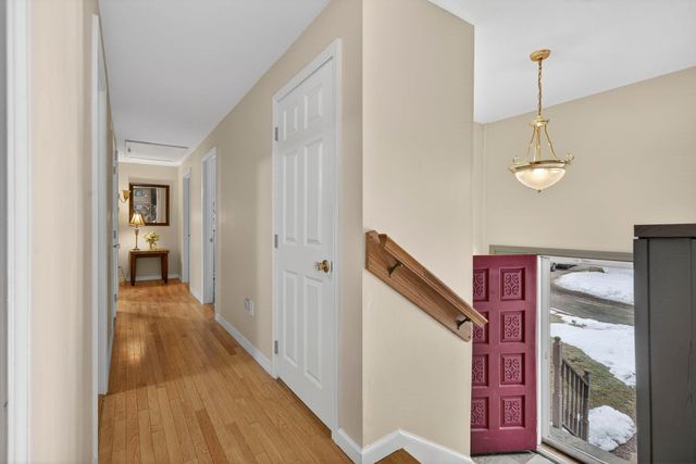 28 Spring Road, Amherst, NH 03031