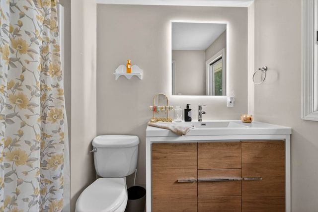 28 Spring Road, Amherst, NH 03031