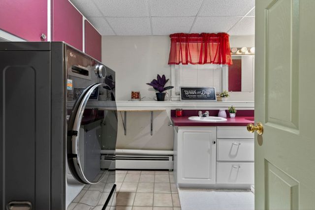 28 Spring Road, Amherst, NH 03031