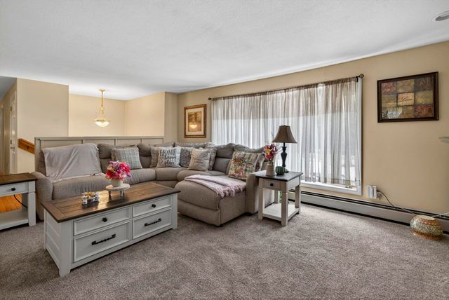 28 Spring Road, Amherst, NH 03031