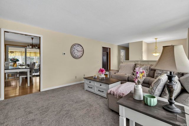 28 Spring Road, Amherst, NH 03031