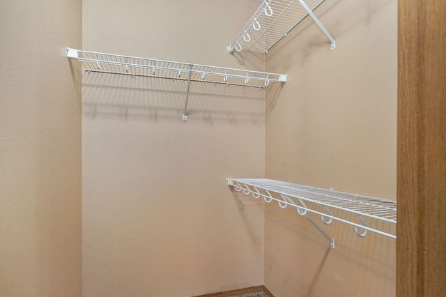 5551 W David Street W, Springfield, MO 65802