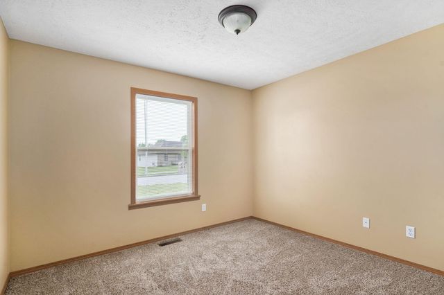 5551 W David Street W, Springfield, MO 65802