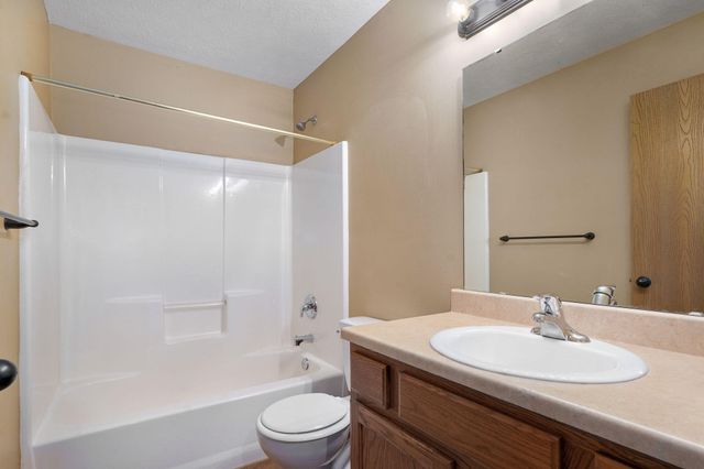 5551 W David Street W, Springfield, MO 65802
