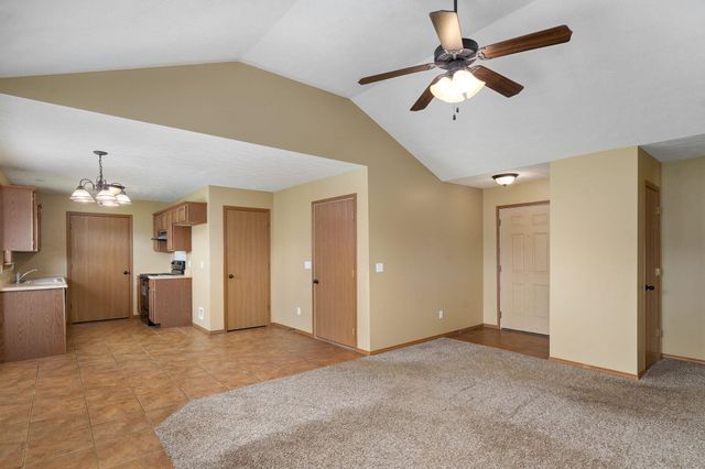 5551 W David Street W, Springfield, MO 65802