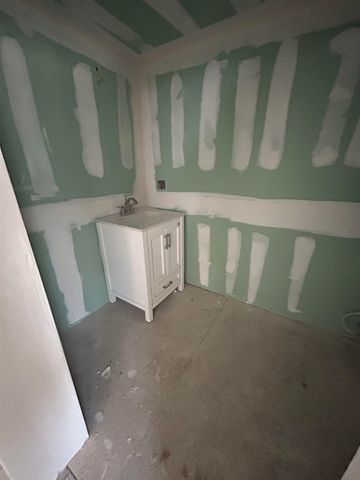 31-33 Howard Street, Laconia, NH 03246