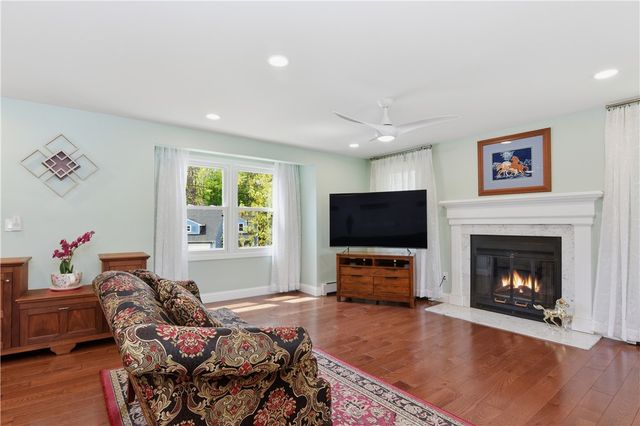 38 Stone Trail C, North Providence, RI 02904