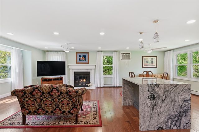38 Stone Trail C, North Providence, RI 02904