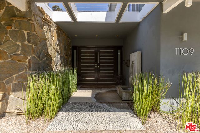 11109 Dona Pegita Drive, Studio City, CA 91604