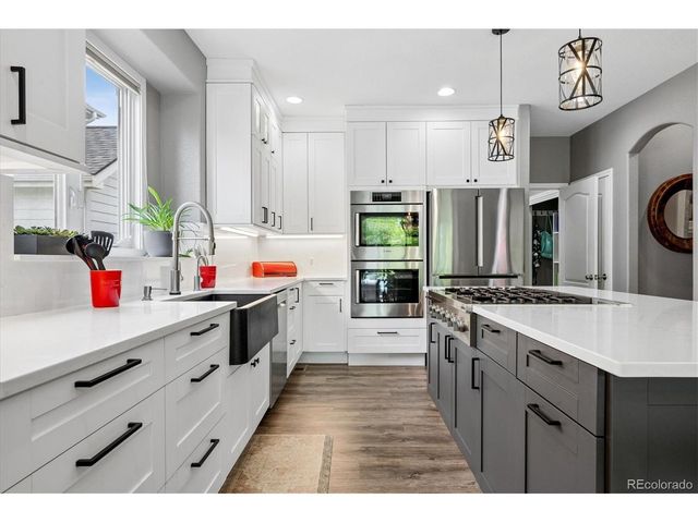 6250 W Crestline Ave, Littleton, CO 80123