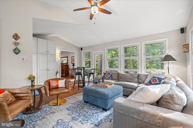 4002 MILLCREEK DR, Annandale, VA 22003