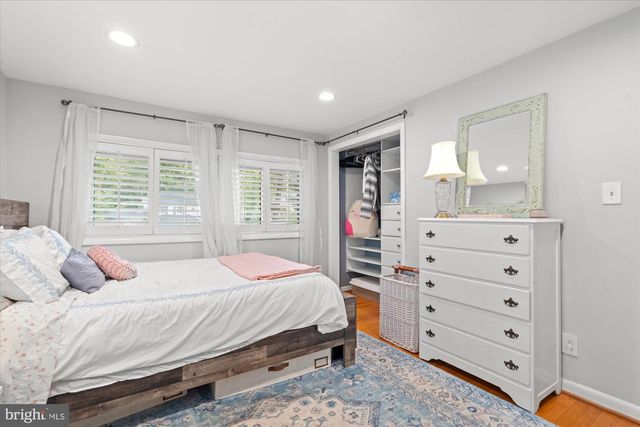 4002 MILLCREEK DR, Annandale, VA 22003
