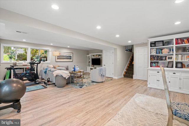 4002 MILLCREEK DR, Annandale, VA 22003
