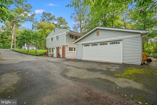 4002 MILLCREEK DR, Annandale, VA 22003