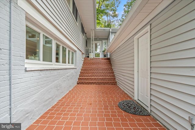 4002 MILLCREEK DR, Annandale, VA 22003