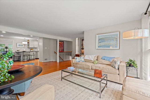 4002 MILLCREEK DR, Annandale, VA 22003