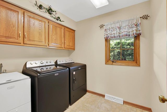 12520 W North LANE, New Berlin, WI 53151
