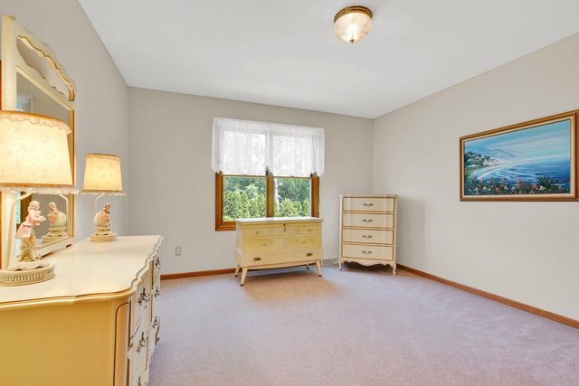 12520 W North LANE, New Berlin, WI 53151