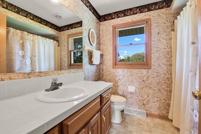 12520 W North LANE, New Berlin, WI 53151