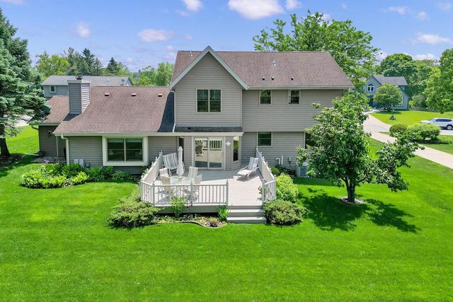 12520 W North LANE, New Berlin, WI 53151