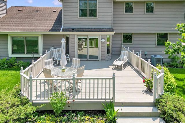 12520 W North LANE, New Berlin, WI 53151