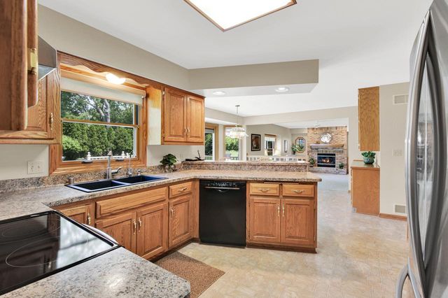 12520 W North LANE, New Berlin, WI 53151