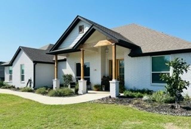 111 Bluegrass Trail, Springtown, TX 76082