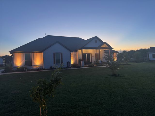 111 Bluegrass Trail, Springtown, TX 76082