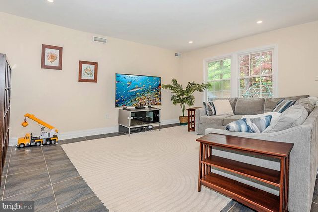 1855 CROFTON PKWY, Crofton, MD 21114