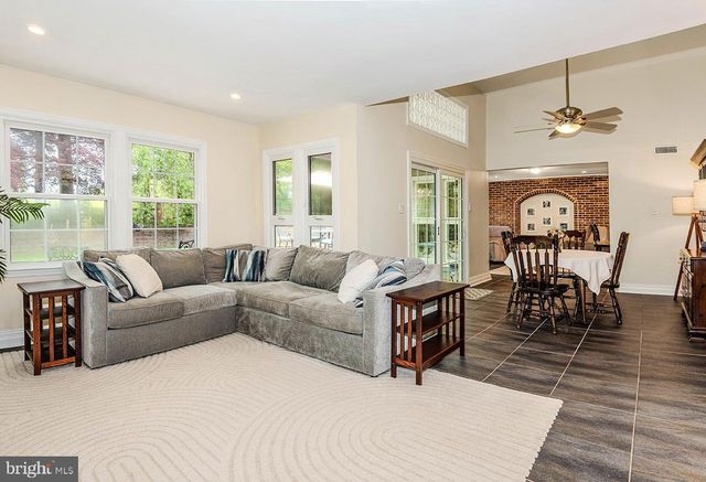 1855 CROFTON PKWY, Crofton, MD 21114