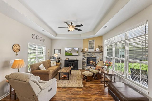 W179N11507 Blackstone CIRCLE, Germantown, WI 53022