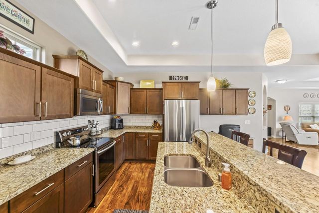 W179N11507 Blackstone CIRCLE, Germantown, WI 53022