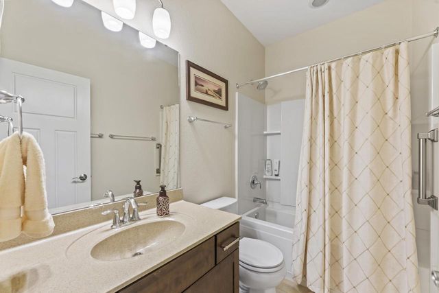 W179N11507 Blackstone CIRCLE, Germantown, WI 53022
