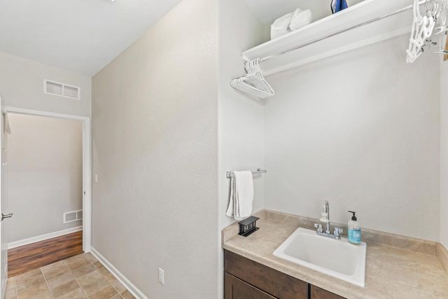 W179N11507 Blackstone CIRCLE, Germantown, WI 53022