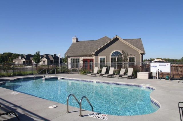 W179N11507 Blackstone CIRCLE, Germantown, WI 53022