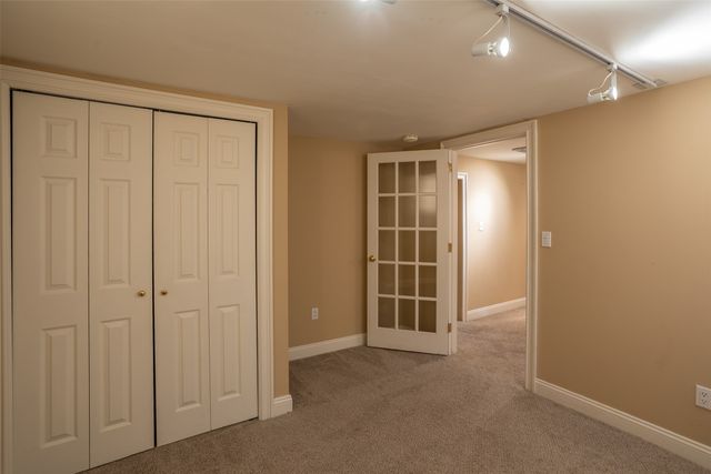 5905 Walnut Hill Drive, Des Moines, IA 50312