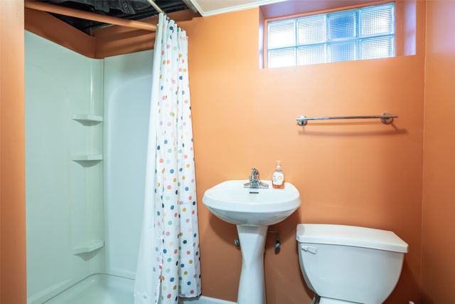 5905 Walnut Hill Drive, Des Moines, IA 50312