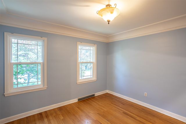5905 Walnut Hill Drive, Des Moines, IA 50312