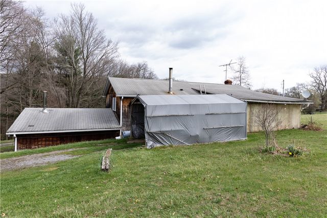 120 Buhl Rd, Forward Twp, PA 16033