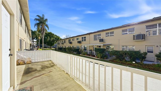 2296 MONACO LN 10, Clearwater, FL 33763