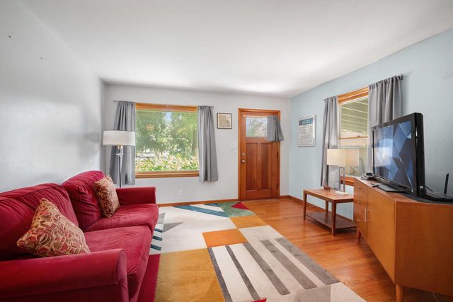 4026 S Logan COURT, Milwaukee, WI 53207