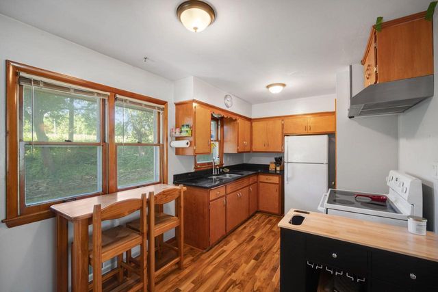 4026 S Logan COURT, Milwaukee, WI 53207