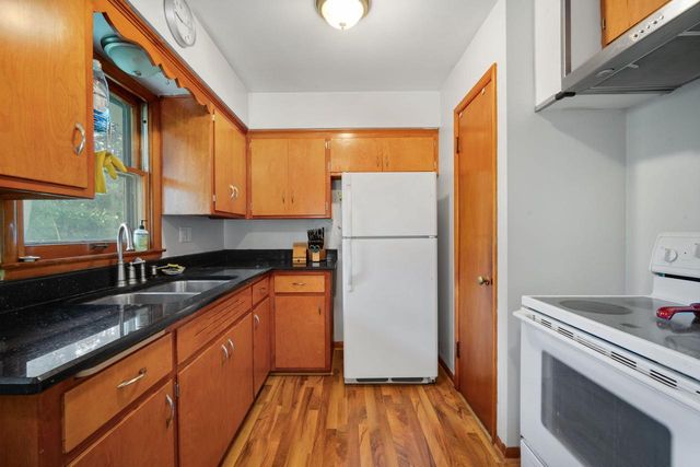 4026 S Logan COURT, Milwaukee, WI 53207