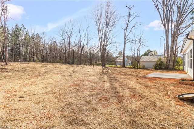 2130 E Holly Grove Road 1028, Lexington, NC 27292