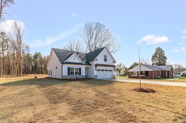 2130 E Holly Grove Road 1028, Lexington, NC 27292