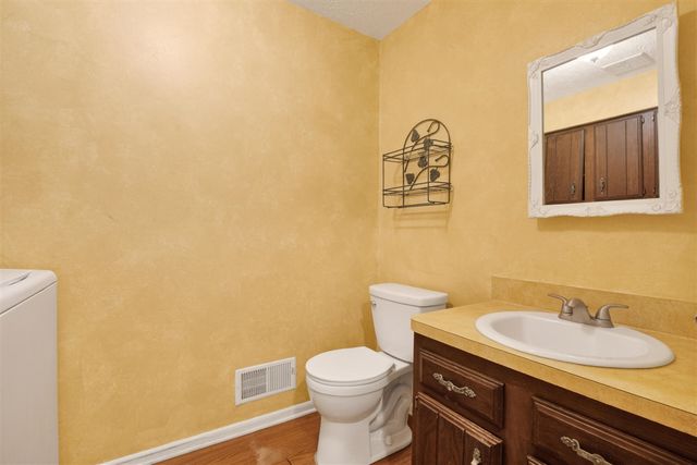 8076 Land O Lakes Drive, Kalamazoo, MI 49048