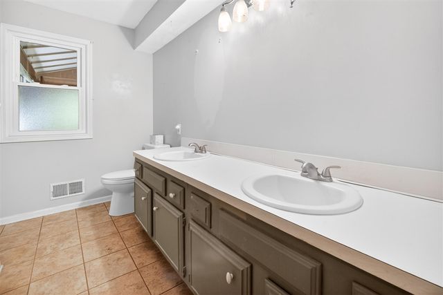 8076 Land O Lakes Drive, Kalamazoo, MI 49048