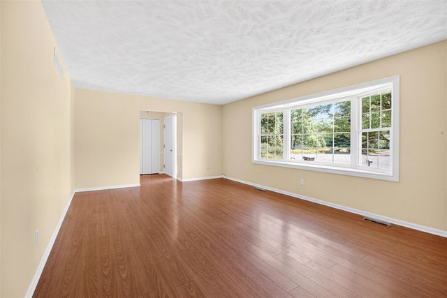8076 Land O Lakes Drive, Kalamazoo, MI 49048