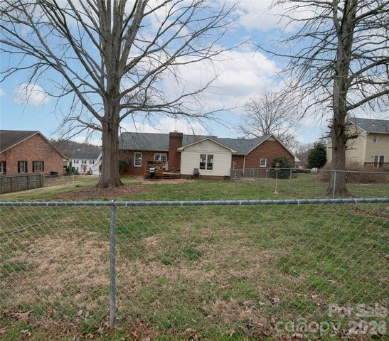 106 Pinebark Court, Morganton, NC 28655