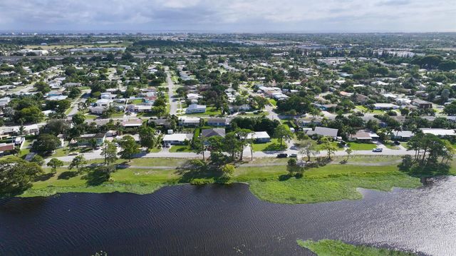 1615 Crest Drive, Lake Worth, FL 33461